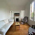 Au Coeur De L'ile Saint Louis Paris