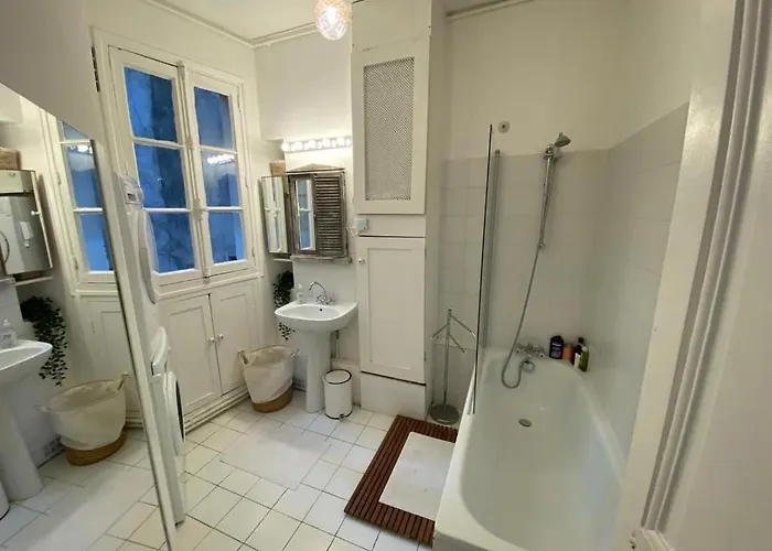 Au Coeur De L'ile Saint Louis منزل للإقامة *